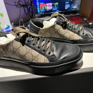 Gucci Men's Black and Tan Sneakers